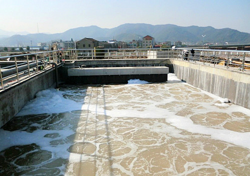 污水處理曝氣池現(xiàn)場(chǎng)